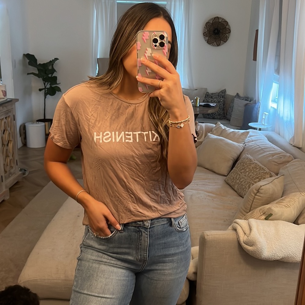 Kittenish Tee - Brown